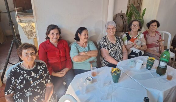 Leonor, Ana Lúcia, Diná, Leny, Evídia e Cleusa participaram da celebração dos 90 anos da professora Nilza Flosi Gomes comemorado no final do mês de maio