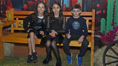 Os amigos Maria Eduarda, Luísa Sadala e Ricardo aproveitaram evento especial em clube barretense 