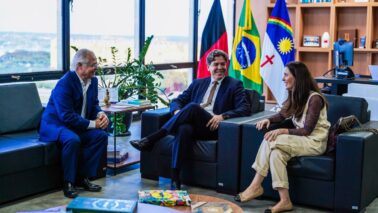 Monteiro Neto e Lara com o ministro Frederico Siqueira em Brasília (Foto: Divulgação)