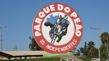 Interessados devem comparecer ao setor Credenciamento, no Parque do Peão