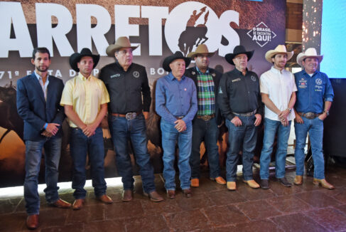 Participantes da coletiva sobre o rodeio da Festa do Peão de Barretos