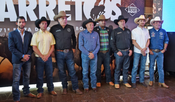 Participantes da coletiva sobre o rodeio da Festa do Peão de Barretos