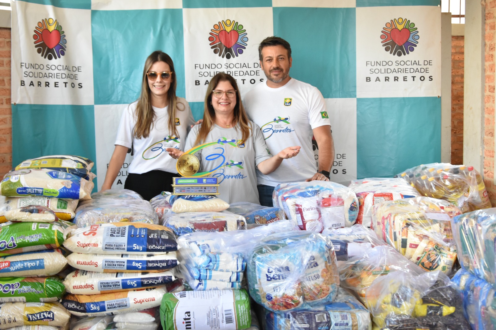 FSS recebe alimentos arrecadados no Campeonato de Acrobacia Aérea