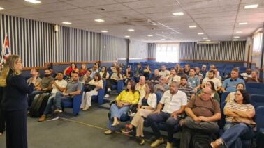 Os integrantes da Orquestra Sinfônica Municipal de Barretos, professores e funcionários do Centro Municipal de Artes Bezerra de Menezes (Cemart)