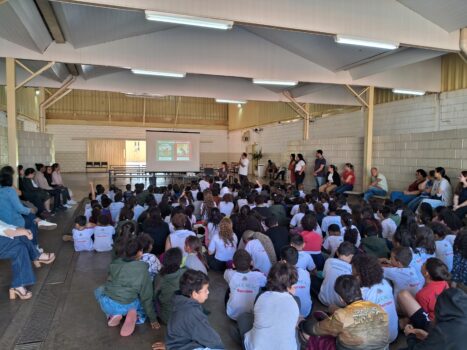 Polícia Civil e Protetores do Bem ministram palestra em escola municipal (Foto: O Diário de Barretos)