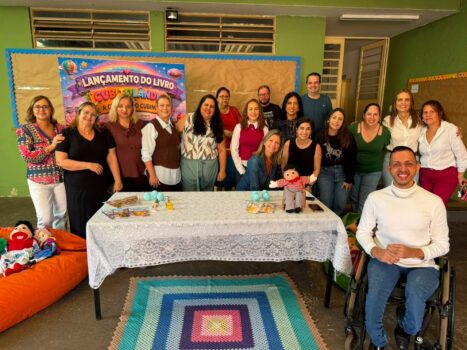Participantes da atividade especial realizada na escola Luiza Parassu Borges