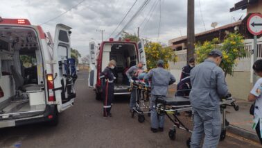 Acidente envolvendo motos mobiliza equipes de resgate no bairro Los Angeles (Foto: O Diário de Barretos)