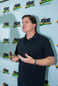 Em visita a Barretos, o presidente nacional do MDB (Movimento Democrático Brasileiro), deputado federal Baleia Rossi, analisou o cenário político do país.