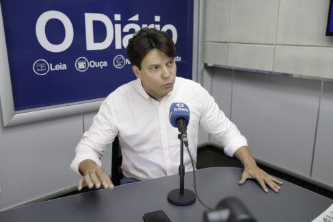 O advogado e ex-vereador Raphael Oliveira disputará as eleições de 2026 para o cargo de deputado federal pelo PDT (Partido Democrático Trabalhista).
