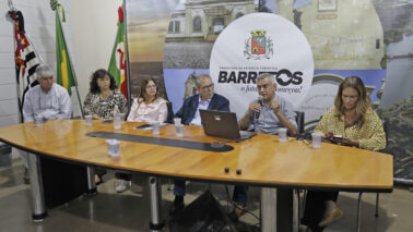 Em coletiva de imprensa realizada no auditório do Paço Municipal, o prefeito da Estância Turística de Barretos, Odair Silva, ao lado dos secretários André Ponciano (Planejamento) e Marcelo Jamal (Agricultura e Meio Ambiente)