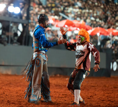 A final da etapa Barretos e a final nacional da PBR (Professional Bull Riders) terminam hoje (23), na arena de rodeios do Parque do Peão.