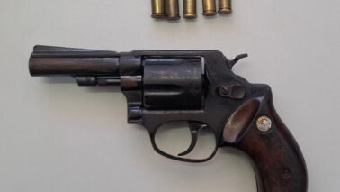 Caseiro é preso pelo crime de porte ilegal de arma de fogo em propriedade rural (Foto: O Diário de Barretos)