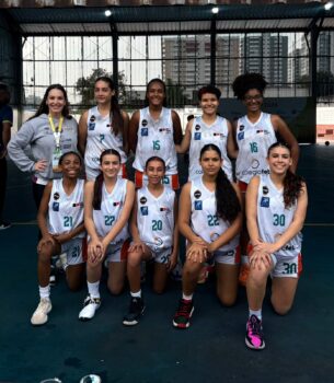 As meninas da APAB Barretos/Unifeb disputam, desde esta segunda-feira (3), os Jogos Escolares do Estado de São Paulo, em Praia Grande, representando o Colégio FEB, onde estudam.
