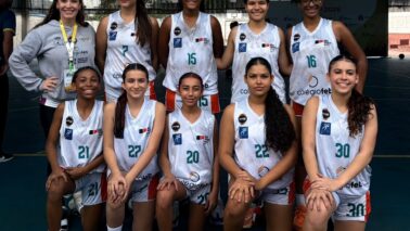 As meninas da APAB Barretos/Unifeb disputam, desde esta segunda-feira (3), os Jogos Escolares do Estado de São Paulo, em Praia Grande, representando o Colégio FEB, onde estudam.