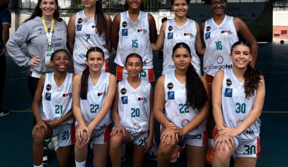 As meninas da APAB Barretos/Unifeb disputam, desde esta segunda-feira (3), os Jogos Escolares do Estado de São Paulo, em Praia Grande, representando o Colégio FEB, onde estudam.