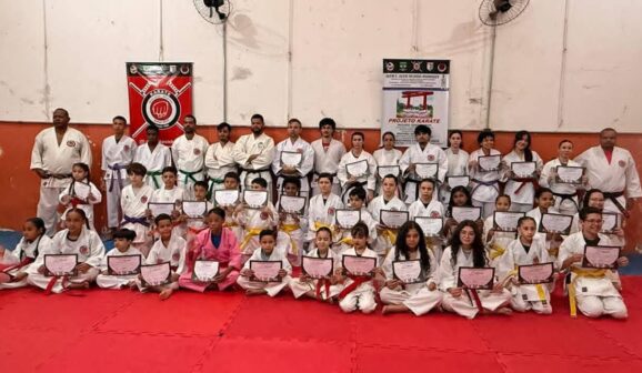 O Projeto Karatê, desenvolvido pela Secretaria Municipal de Esportes e Lazer (SMEL) em parceria com a Associação Impacto, realizou no último sábado (1º) o 48º Exame de Faixas.