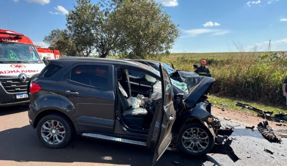 Colisão frontal entre Ecosport e caminhonete deixa quatro feridos (Foto: O Diário de Barretos)