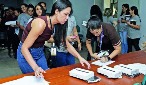 Agentes comunitários recebem 127 tablets para agilizar visitas domiciliares