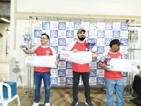 A 14ª Corrida do Garçom e Garçonete foi realizada na segunda-feira (10), na Estação Cultura de Barretos, e teve a participação de 45 competidores, que disputaram a prova em busca do melhor tempo.