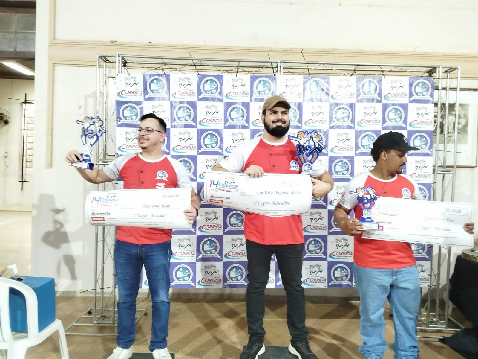 Garçom vence corrida com tempo de 59 segundos