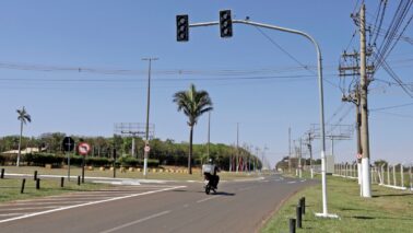 Semáforo manual será usado para controlar fluxo na  Comitivas
