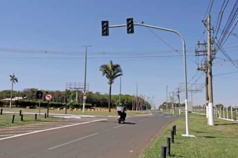 Semáforo manual será usado para controlar fluxo na  Comitivas