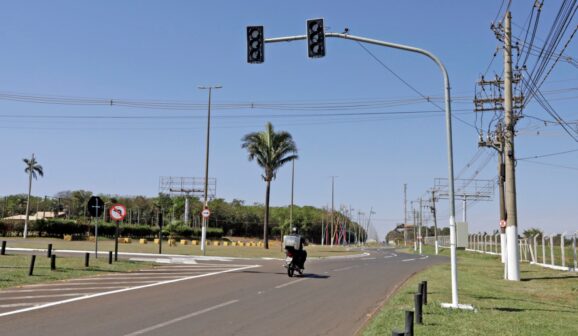 Semáforo manual será usado para controlar fluxo na  Comitivas
