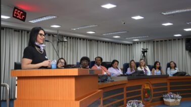 Encontro debate violência contra a mulher 