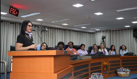 Encontro debate violência contra a mulher 