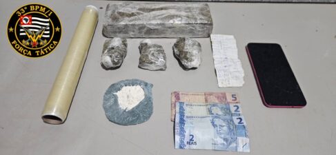 Ajudante geral é detido pela PM por tráfico de drogas no Barretos II (Foto: O Diário de Barretos)