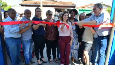 Instituto Pró Família inaugura unidade e homenageia esportista