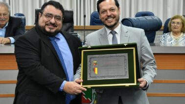 Câmara entrega título de Cidadão Benemérito ao maestro Franco Pierre