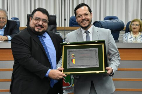 Câmara entrega título de Cidadão Benemérito ao maestro Franco Pierre