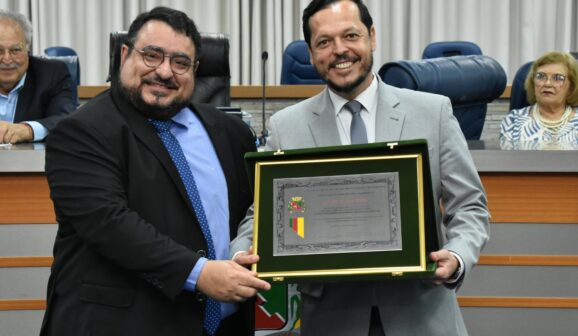 Câmara entrega título de Cidadão Benemérito ao maestro Franco Pierre