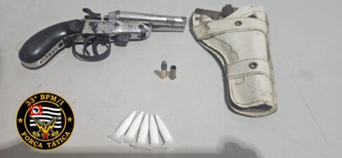 Homem é detido por posse irregular de arma e droga (Foto: O Diário de Barretos)