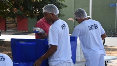 Bom Prato oferece novos pratos em suas unidades fixa e móvel 