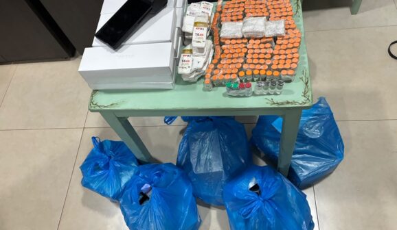 Condutora é detida pela PM por importação ilegal de medicamento e descaminho (Foto: O Diario de Barretos)