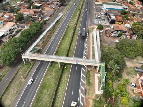 Passarela da Faria Lima tem obras finalizadas 