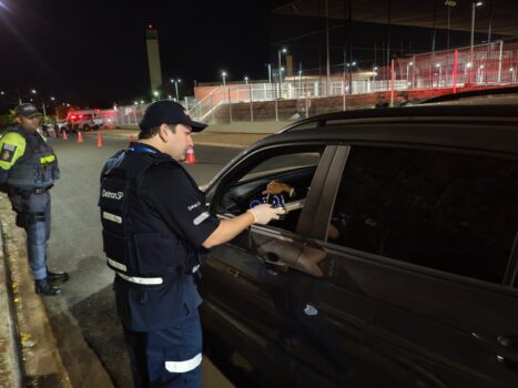 Fiscalização aborda 366 motoristas e registra 14 recusas ao bafômetro