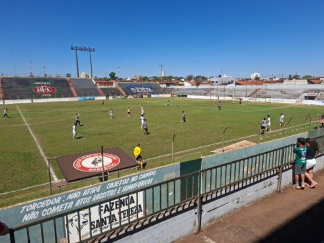 O Barretos Esporte Clube ficou no empate em 1 a 1 com o Santos, em partida disputada neste sábado (22).