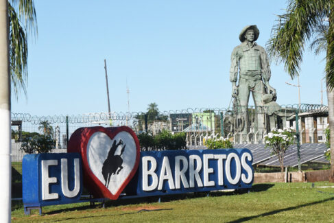 Segunda-feira terá entrada beneficente no Parque do Peão
