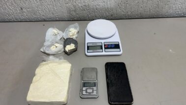 Polícia Militar detém mulher e apreende mais de meio quilo de cocaína (Foto: O Diário de Barretos)