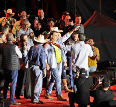 Festa do Peão reúne governador e lideranças do cenário político nacional