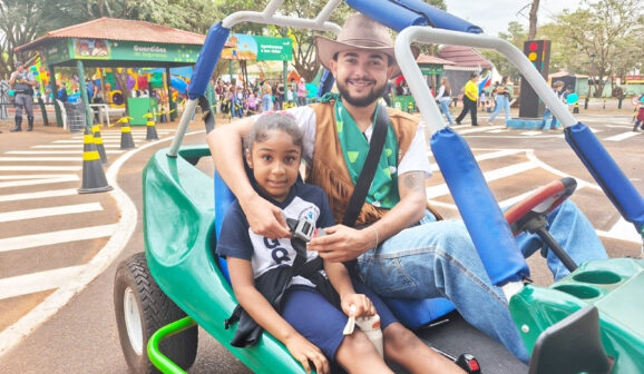 Educação para o trânsito leva aprendizado prático às crianças no Rancho do Peãzinho