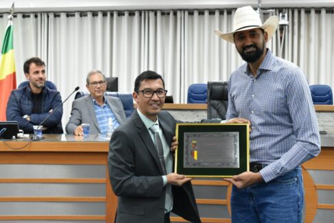 Maurício do Vôlei recebe Título de Cidadão Honorário de Barretos