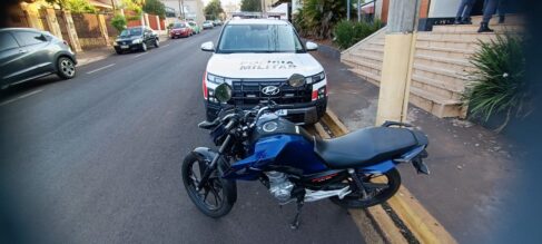 PM detém jovem por receptação e recupera moto furtada (Foto: O Diário de Barretos)