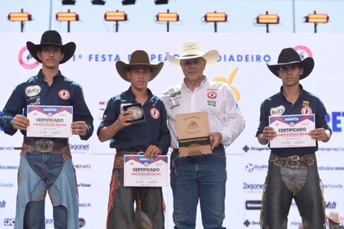 O Rodeio Junior 2026, coroou, neste domingo (30), o jovem Lucas Henrique Chagas, de Quintana (SP), como grande campeão.