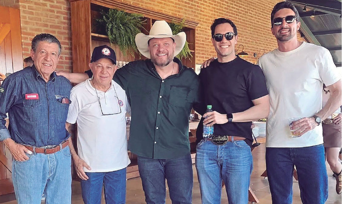 Mateus Rott com Hussein Gemha, Jerônimo Muzeti, o dr. João Pedro Gemha e Pedro Carazzatto