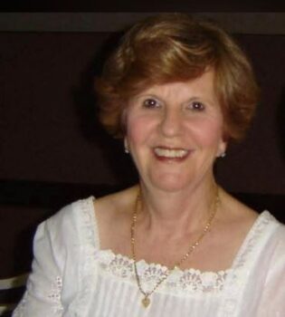Morreu nesta quinta (10), em Cascavel-Paraná, a professora aposentada Cleide Perini, aos 78 anos.