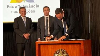 O Tribunal Superior Eleitoral – TSE realizou em sua sede uma solenidade voltada à construção de parcerias para a agenda “Paz e Tolerância nas Eleições 2026” nesta quinta (3), em Brasília.
